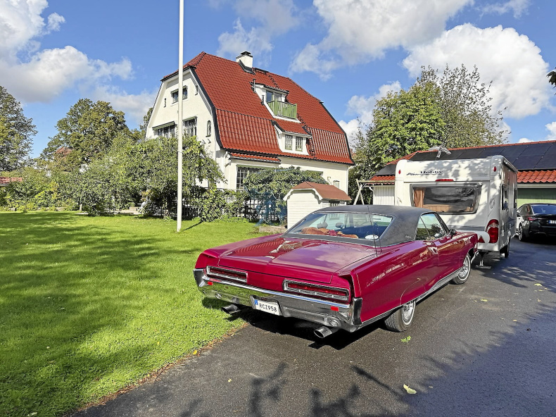 Pontiac Bonneville Brougham