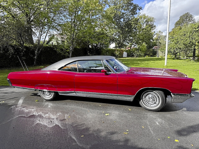 Pontiac Bonneville Brougham