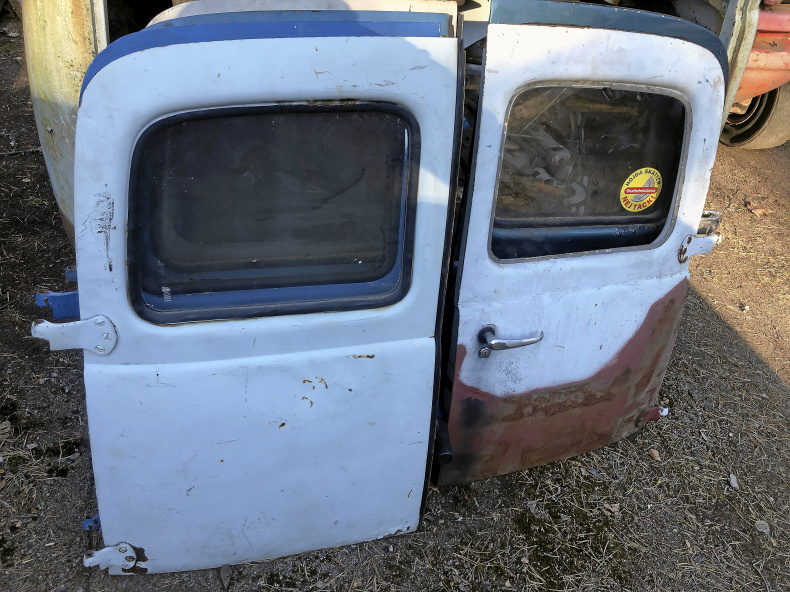 Volvo PV 544, Duett dörrar