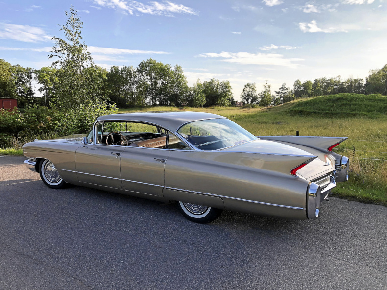 CADILLAC SERIES 62