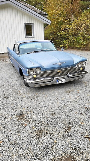 Chrysler Saratoga