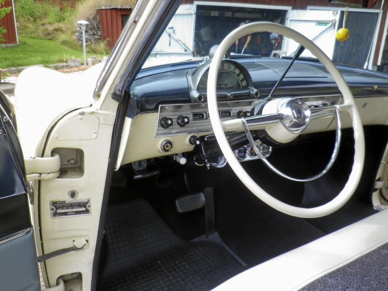 Ford Crestline Victoria
