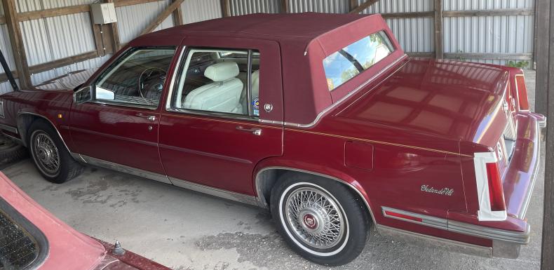 Cadillac Sedan De ville