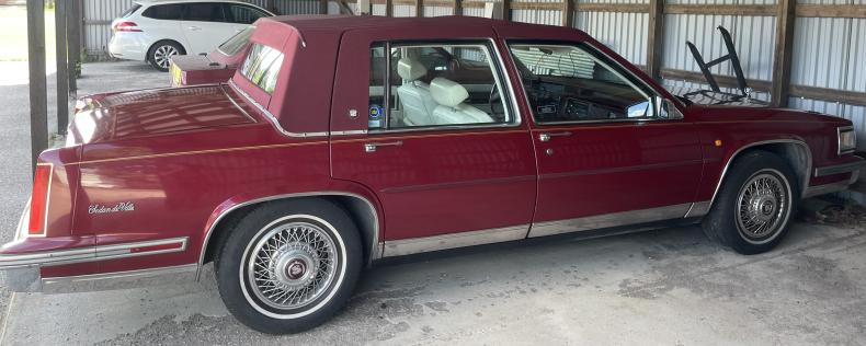 Cadillac Sedan De ville