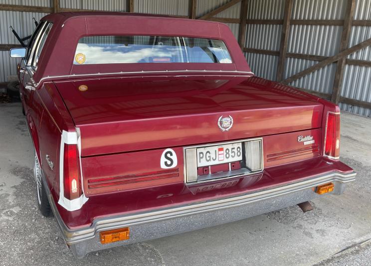 Cadillac Sedan De ville