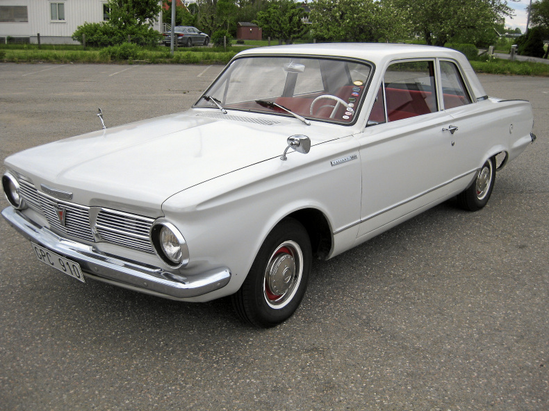 Plymoth Valiant V100