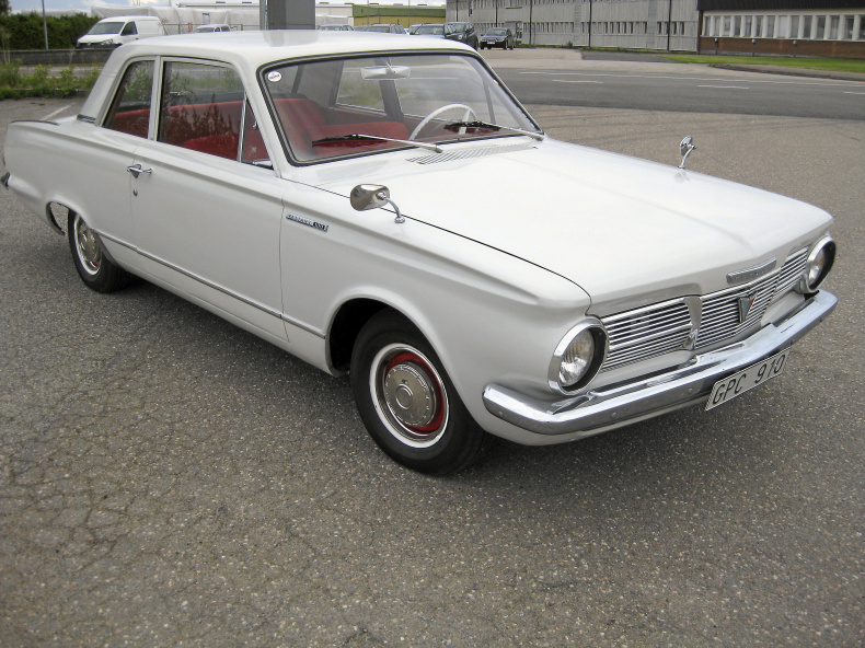 Plymoth Valiant V100