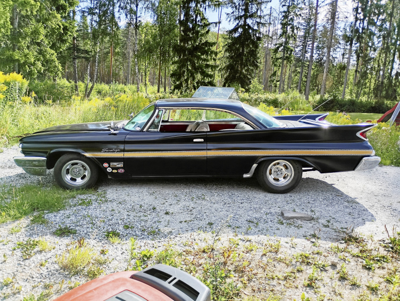 Chrysler Saratoga