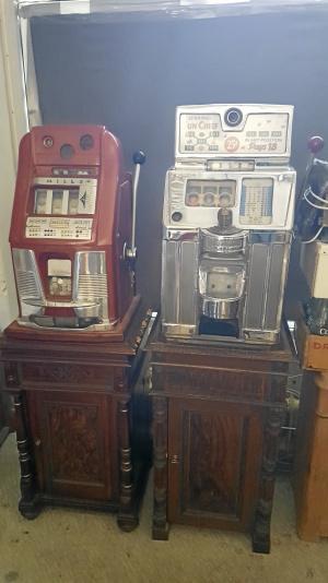 NOSTALGI OCH KURIOSA SÄLJES.