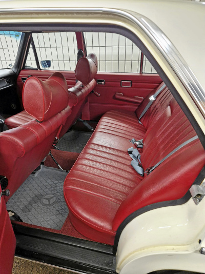 Mercedes-Benz 200 felfri familjebil