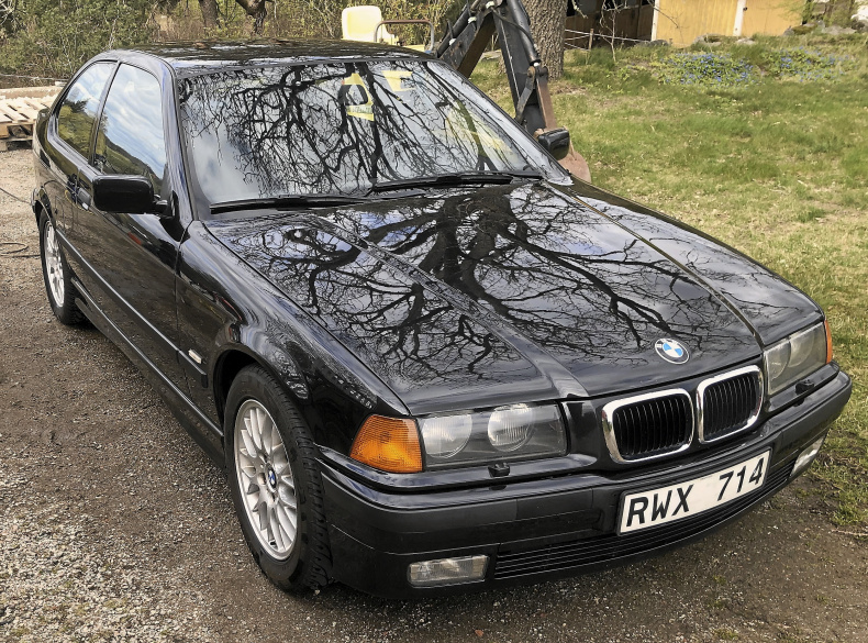 BMW 323ti Compact e36