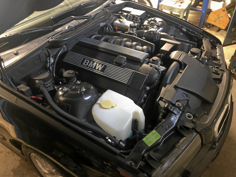 BMW 323ti Compact e36