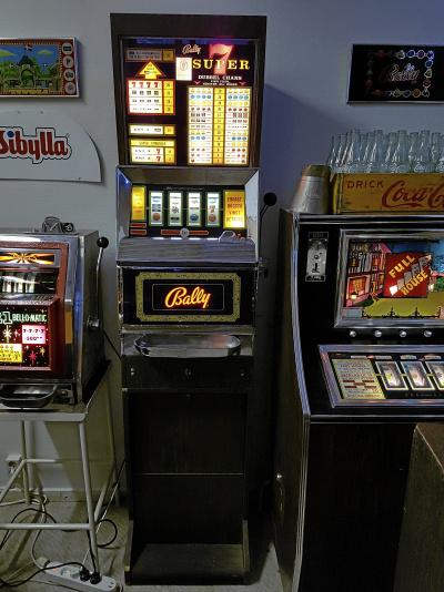 ENARMADE VANDITER MED MERA.