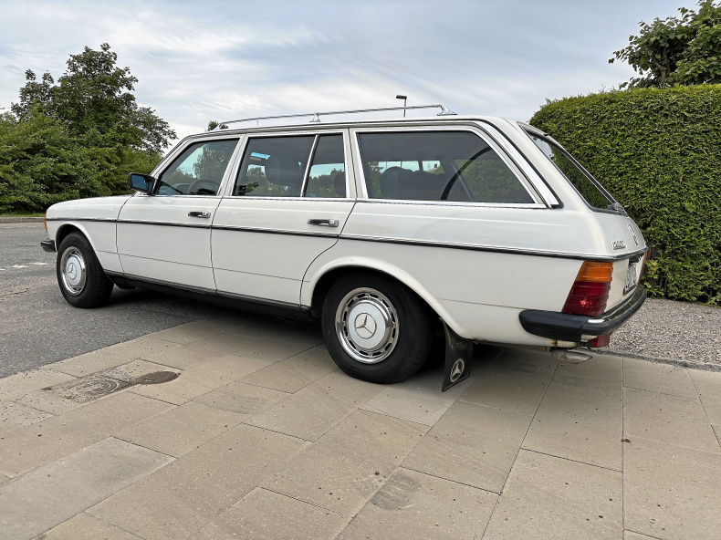 Mercedes-Benz 200 T W123 Kombi Unik Modell