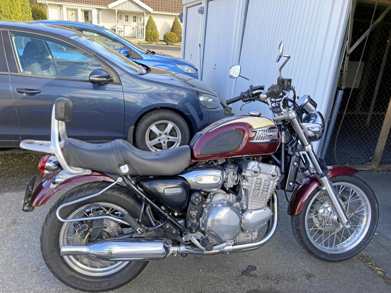 Triumph Thunderbird 900