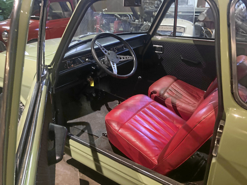 Morris 1100