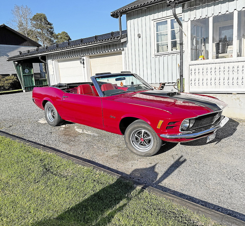 Ford Mustang cab
