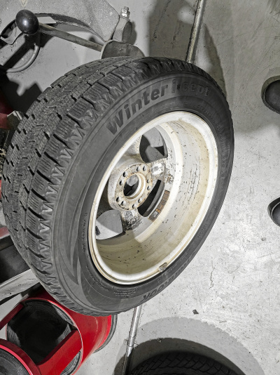 BMW 16 TUM VINTERHJUL