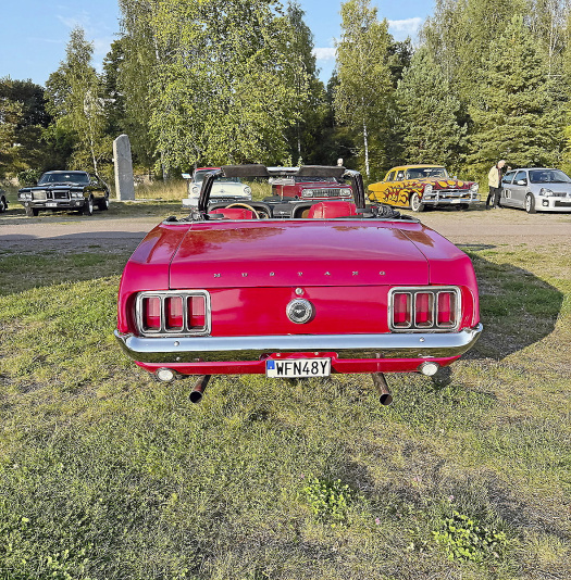 Ford Mustang cab