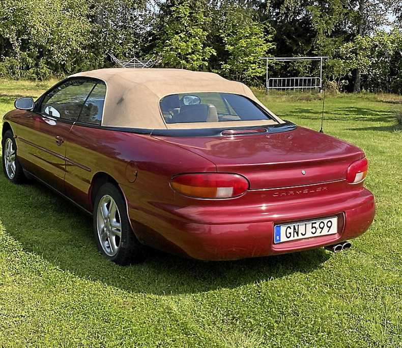 Chrysler Stratus cab