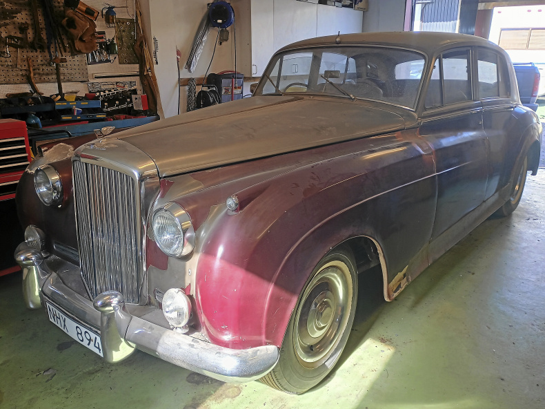 Bentley S2