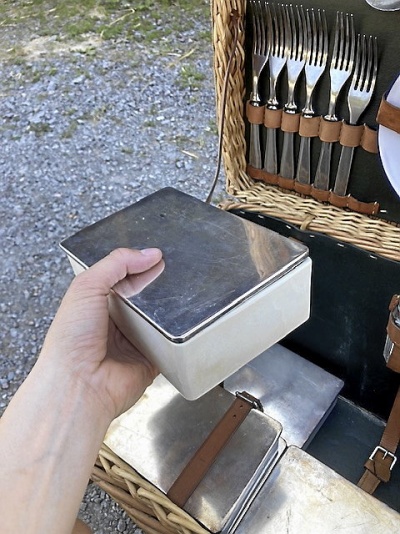 Äldre picknickväska