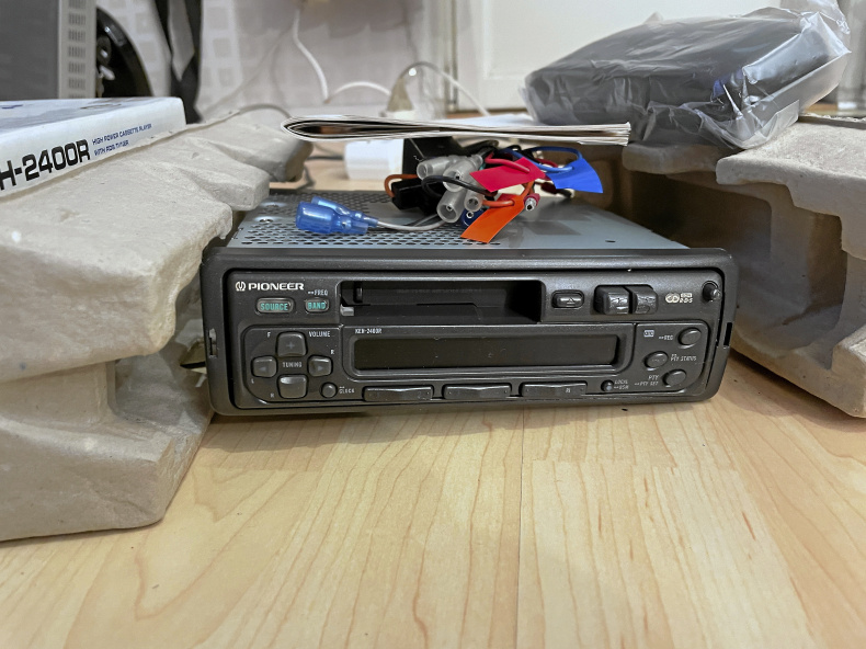 Retro Pioneer KEH-2400R bilstereo