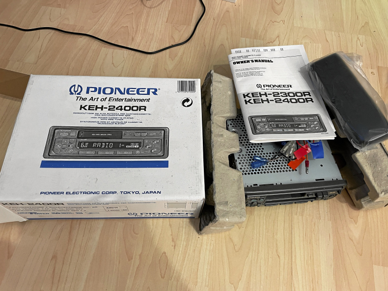 Retro Pioneer KEH-2400R bilstereo