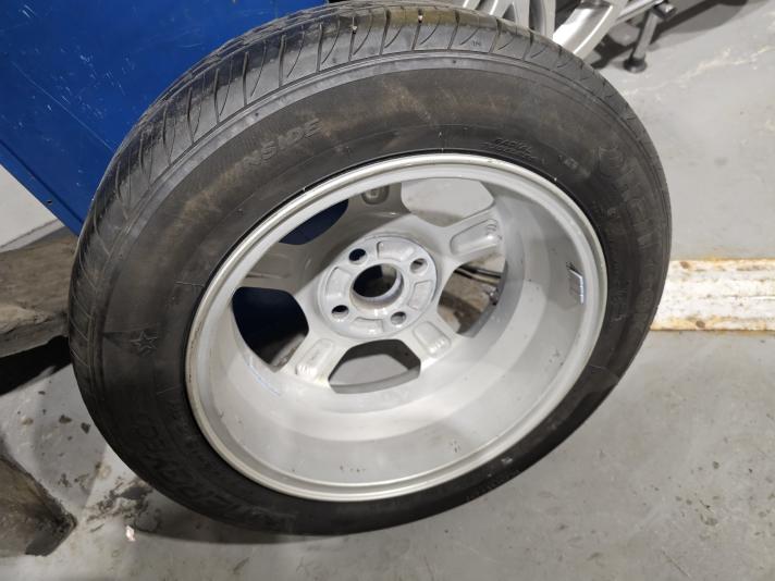 FORD 4 BULTAT 15 TUM SOMMARHJUL