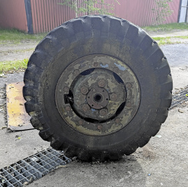 2 st fälgar troligen 1939 Dodge militärjeep