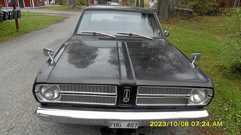 Plymouth Valiant Signet 100