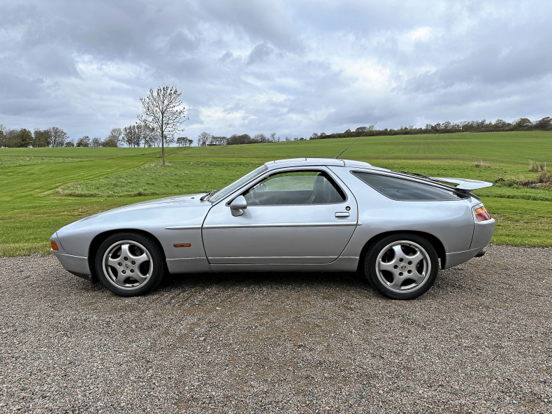 Porsche 928 GTS