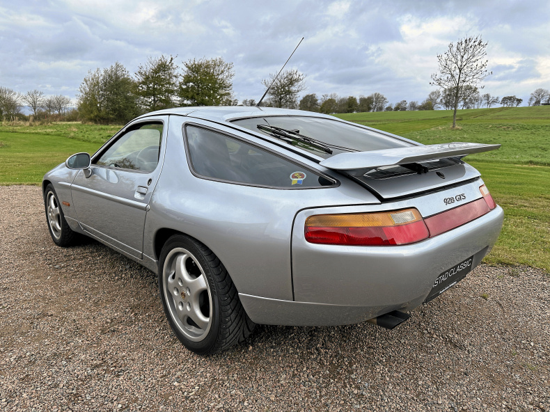 Porsche 928 GTS