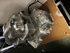 Säljer Honda-motor till CB250N Super Dream