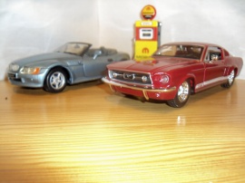 1:24 BMW  Z3 och Mustang GT -67