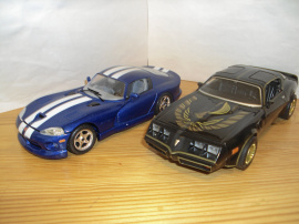 1:24 Dodge Viper och Pontiac Firebird