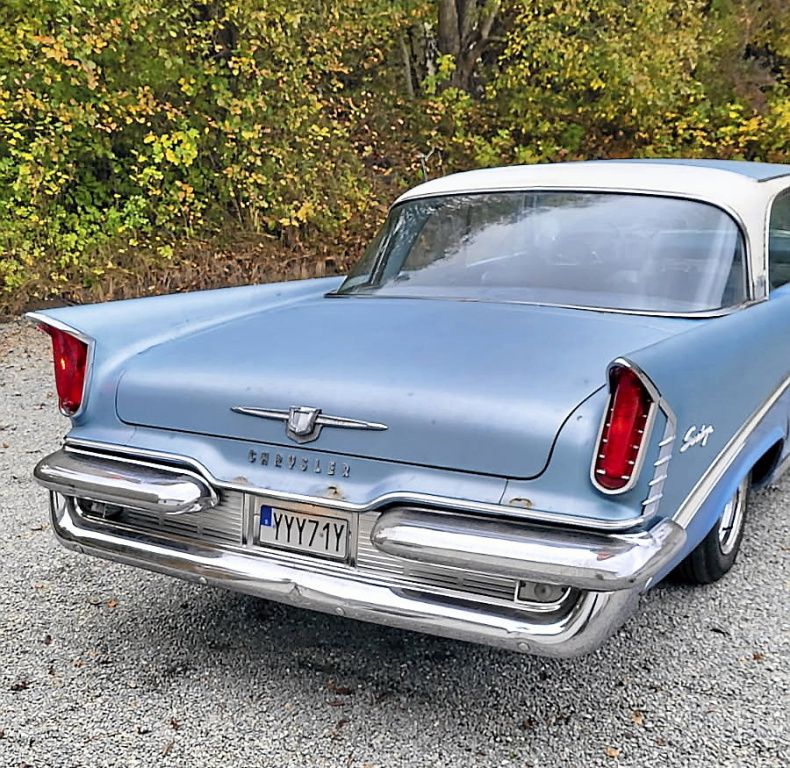 Chrysler Saratoga