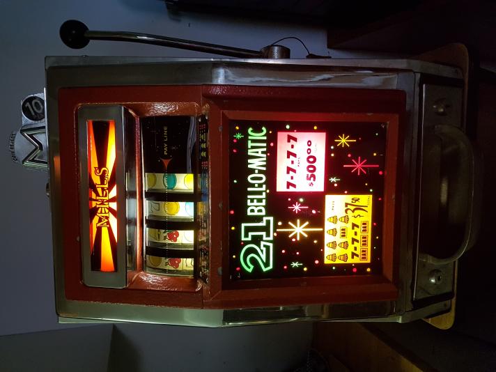 BANDITER OCH KURIOSA.