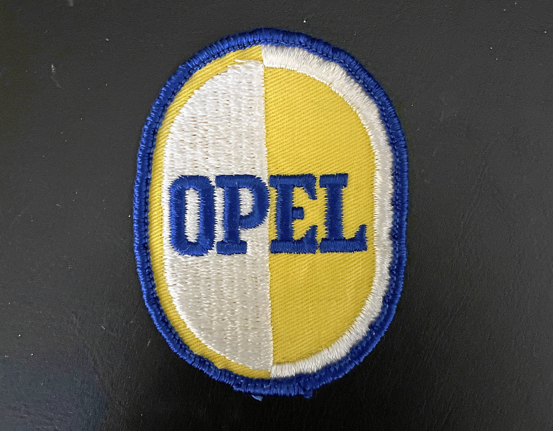 Opel broderade tygmärken