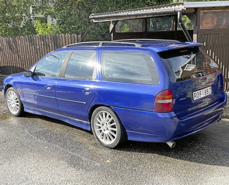 Ford Mondeo ST200