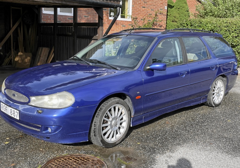 Ford Mondeo ST200