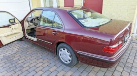 Mercedes-Benz E240