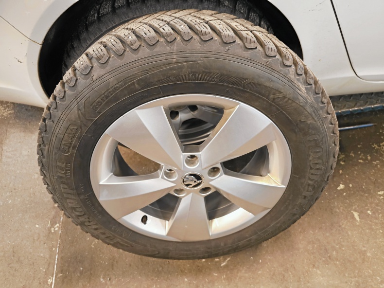 SKODA 17 TUM VINTERHJUL NYTT