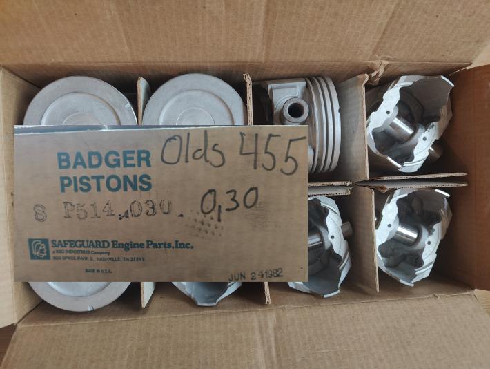 Kolvar från Badger Pistons till Olds 455