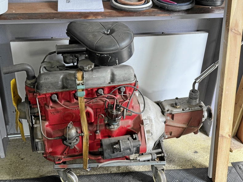 B18-motor komplett med växellåda