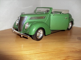 1:18 Ford Convertible -49