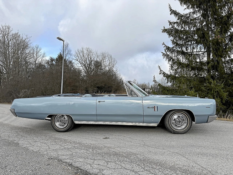 Plymouth Sport Fury