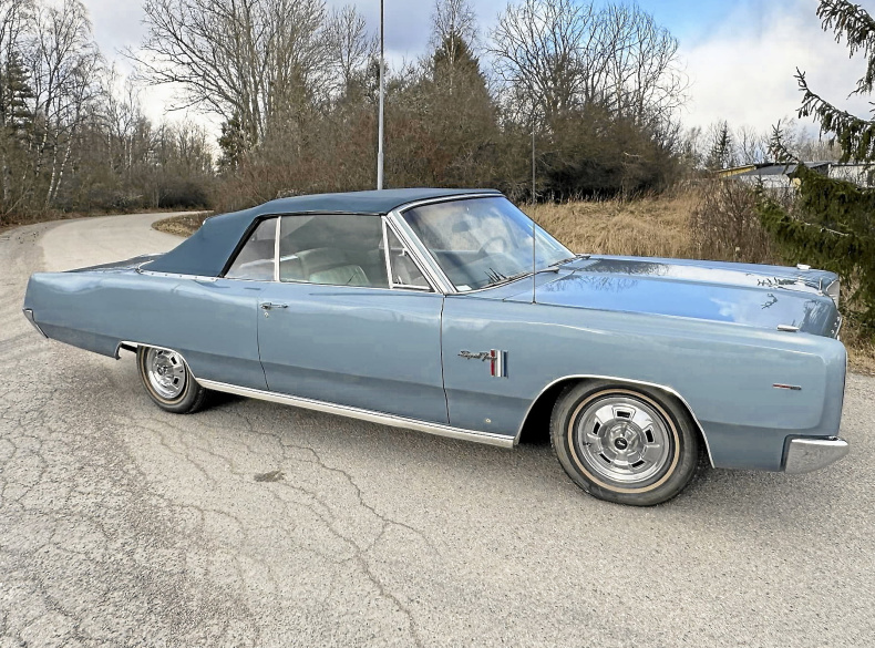 Plymouth Sport Fury