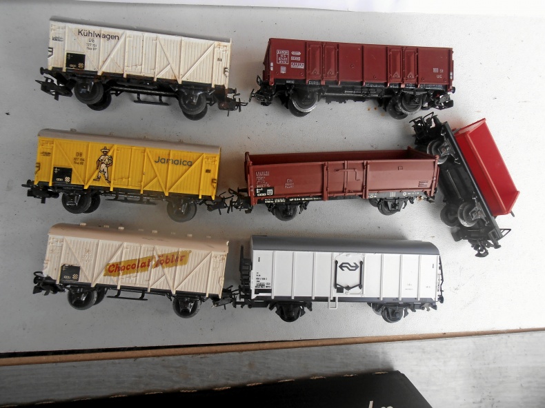 Märklin HO godsvagnar med lok 3037