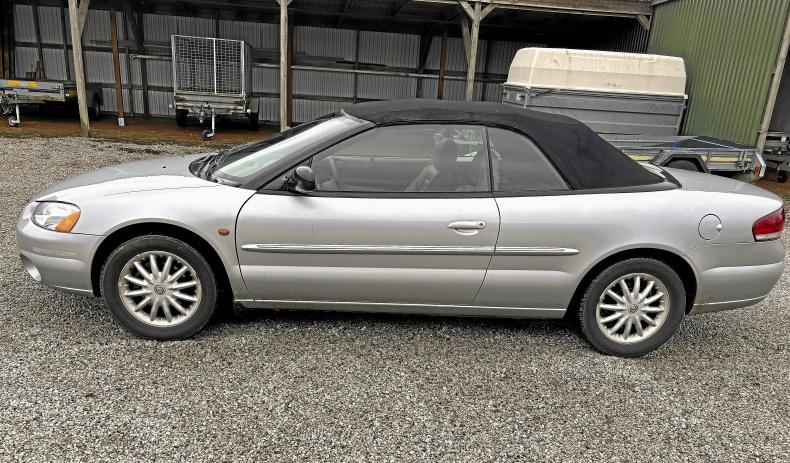 Chrysler Sebring cab 04